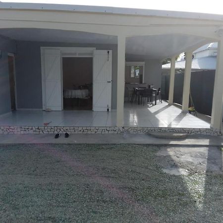 Villa Locations Saisonnieres Sainte-Anne  Exterior foto
